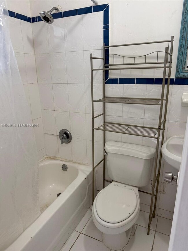 Building Photo - 3100 SW 13th St