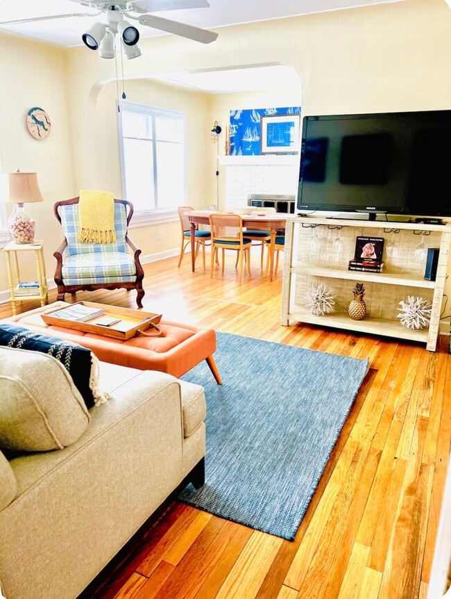 Building Photo - 236 E Carpenter Ave