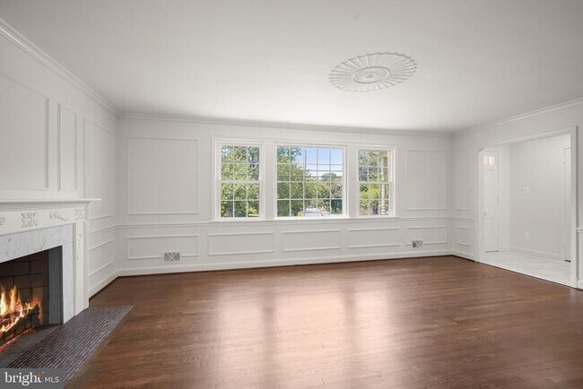 Building Photo - 7109 Radnor Rd