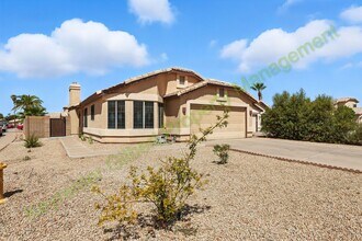 Building Photo - 1272 N Woodburne Dr