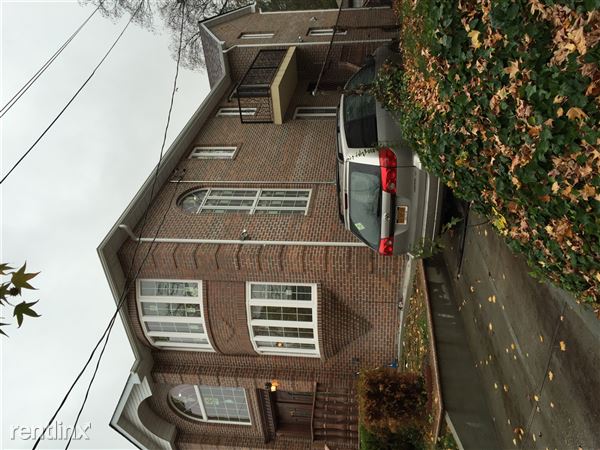 Building Photo - 4351 171st St