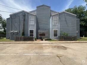 Building Photo - 219 Fry St