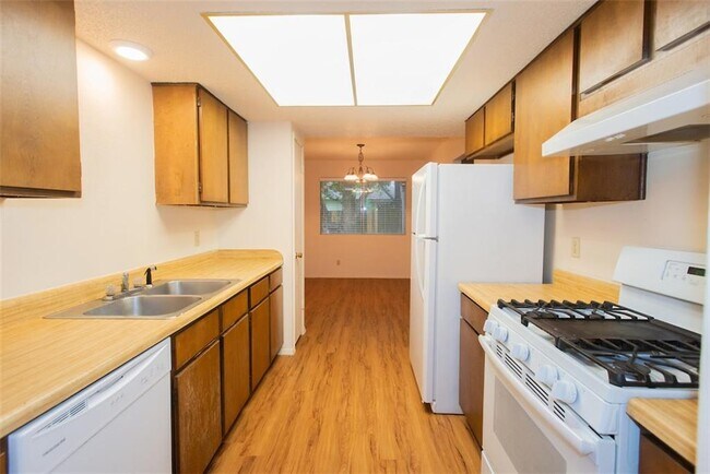Building Photo - 2407 Burly Oak Dr