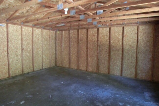 Building Photo - Lovley Home