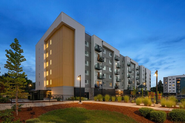 Building Photo - Latitude 112