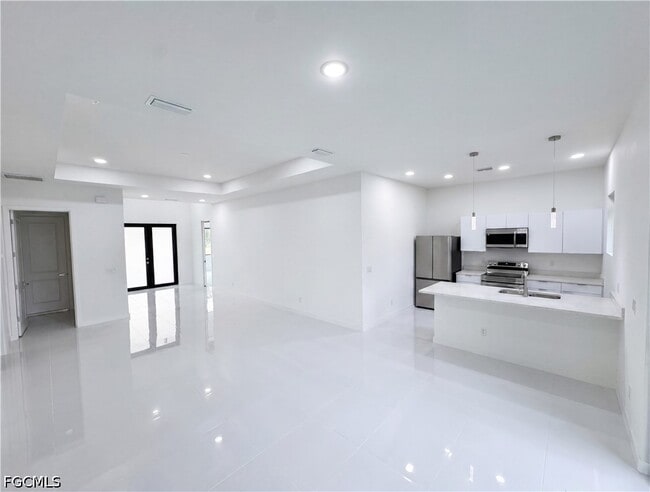 Foto del edificio - 728 Crestline Ave S