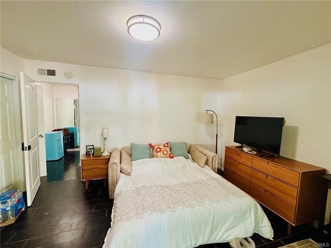 Building Photo - 23813 Calvert St