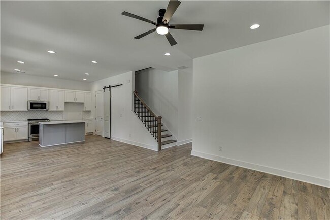 Foto del edificio - 5611 W Pine St