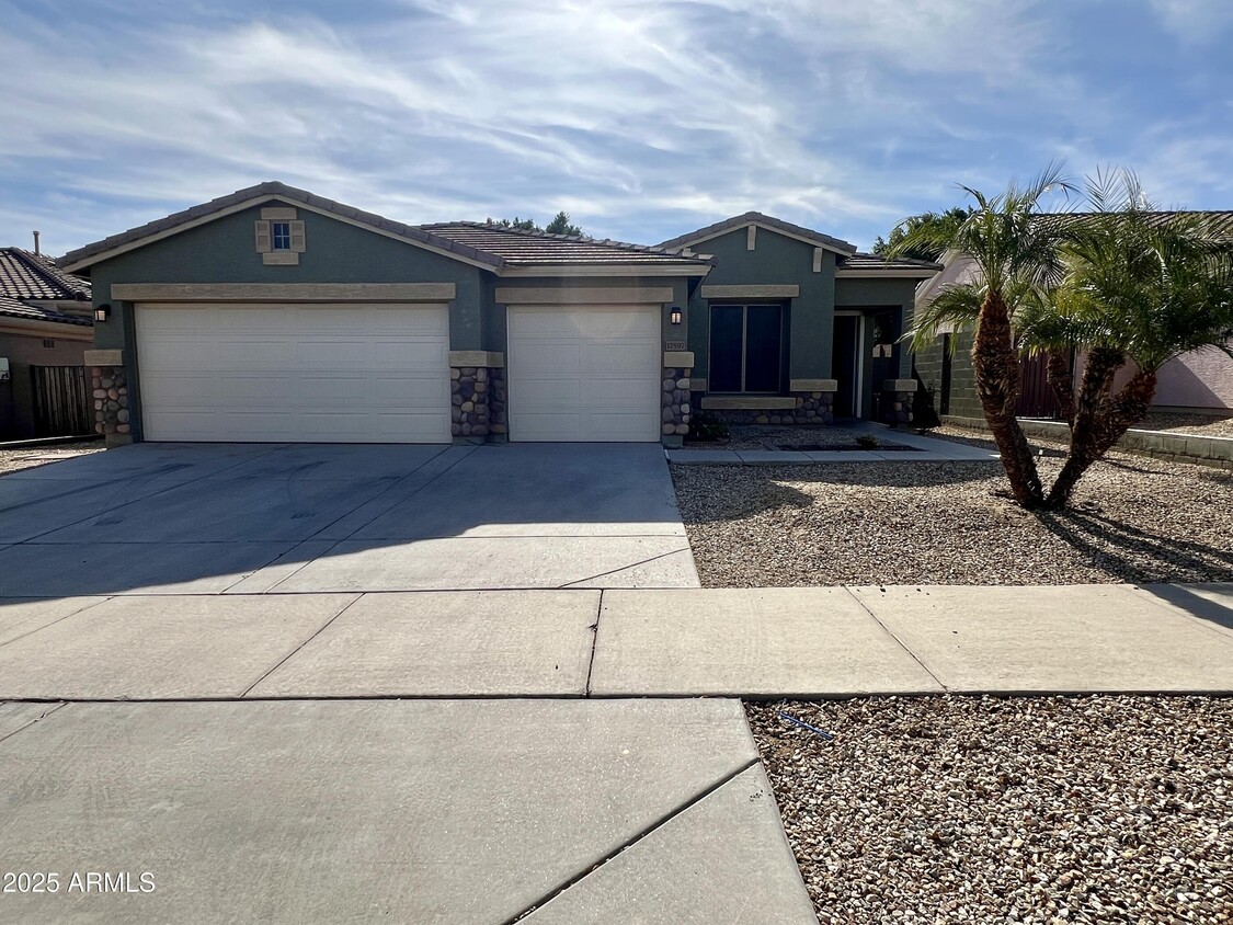 Foto principal - 17597 W Aster Dr