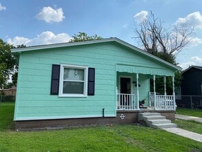 Building Photo - 7038 Quince St