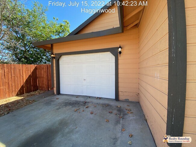Building Photo - 1001 Silvano St