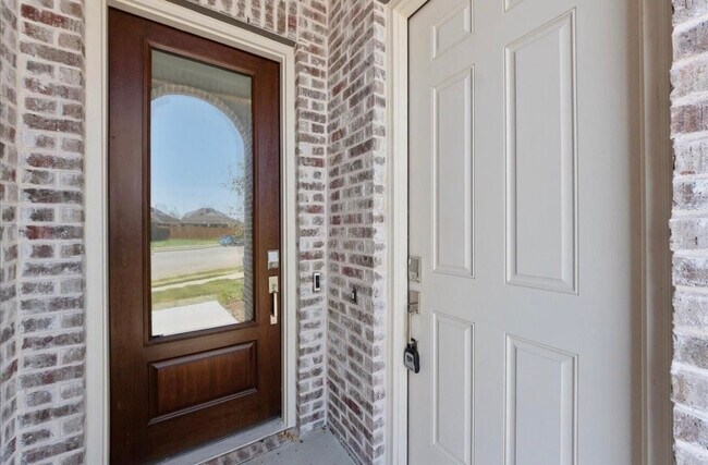 Foto del edificio - 8137 Lindheimer Ln