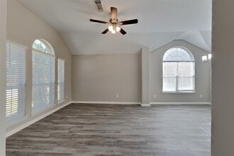 Building Photo - 8707 Silver Lure Dr