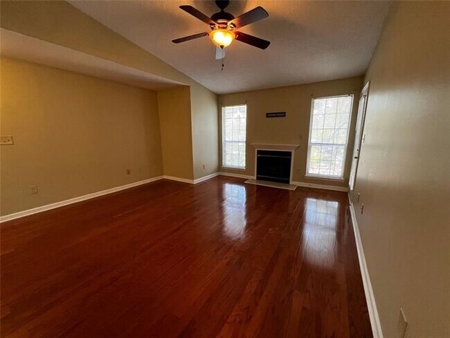 Foto del edificio - 424 Granville Ct