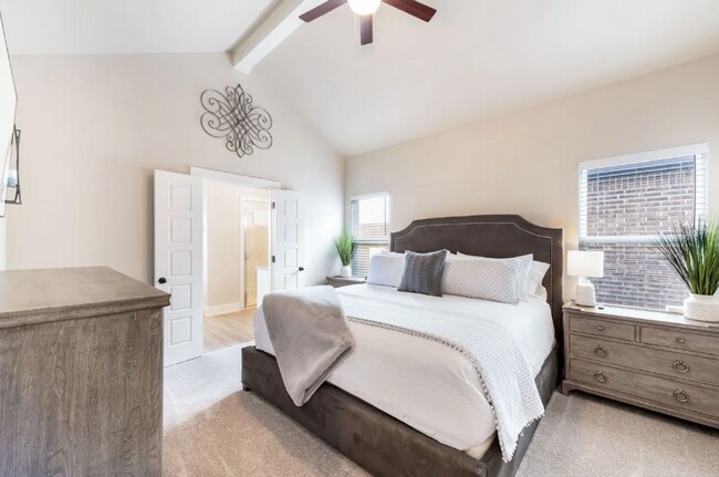 Building Photo - Elegant Home in Northwest Lubbock - Frensh...