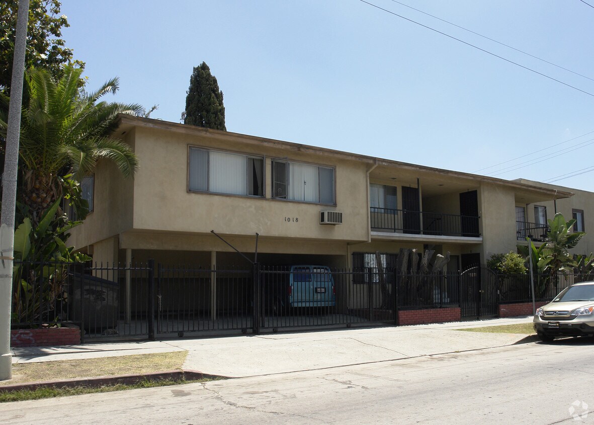 Building Photo - 1014 N El Centro Ave