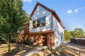 Building Photo - 20361 Fieldtree Dr