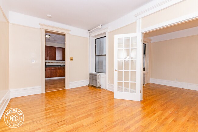 Building Photo - 606 Bushwick Ave