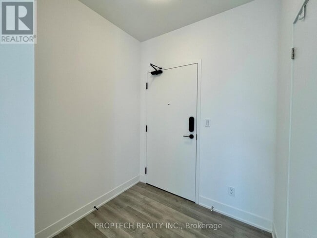 Building Photo - 38 Andre de Grasse St
