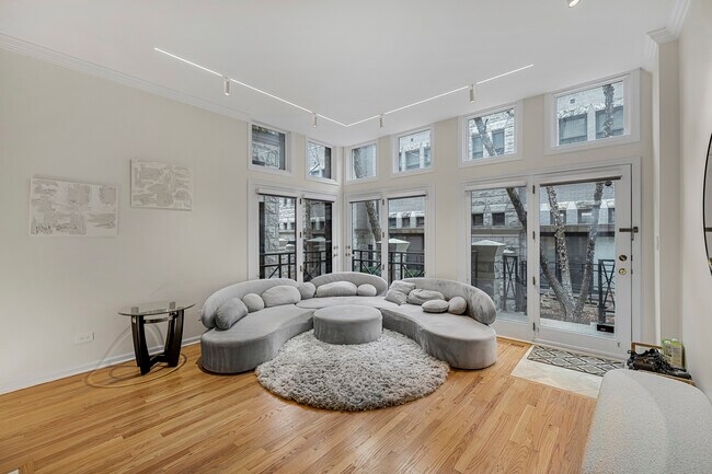 Foto del edificio - 125 W Oak St