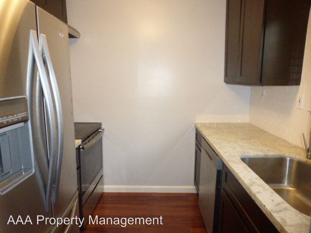 Building Photo - 2 br, 2 bath House - 1560 Adelaide St. #13