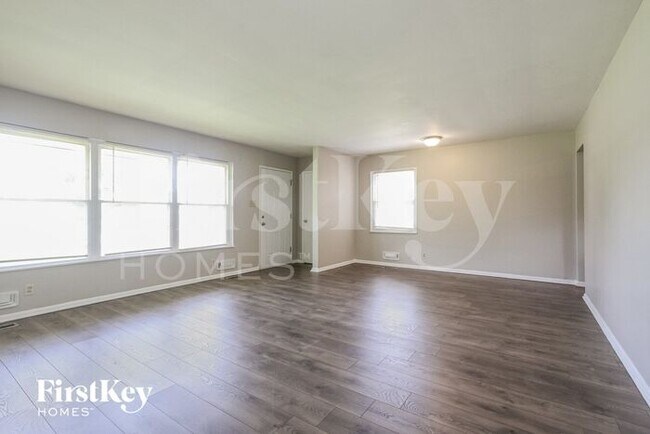 Foto del edificio - 1002 Hathaway Dr