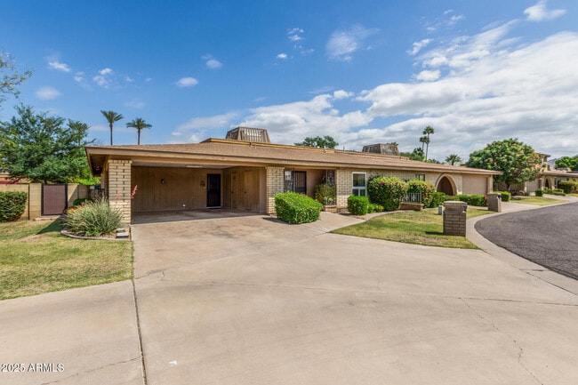 Building Photo - 1012 E Wagon Wheel Dr