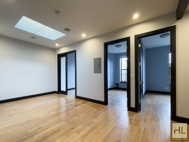 Building Photo - GREENE AVENUE / Spacious 4-Bed 1.5 Bath / ...