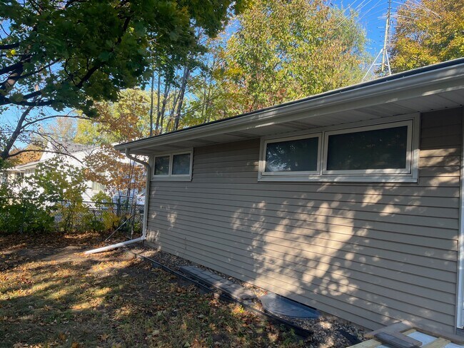 Foto del edificio - 10441 York Ave S