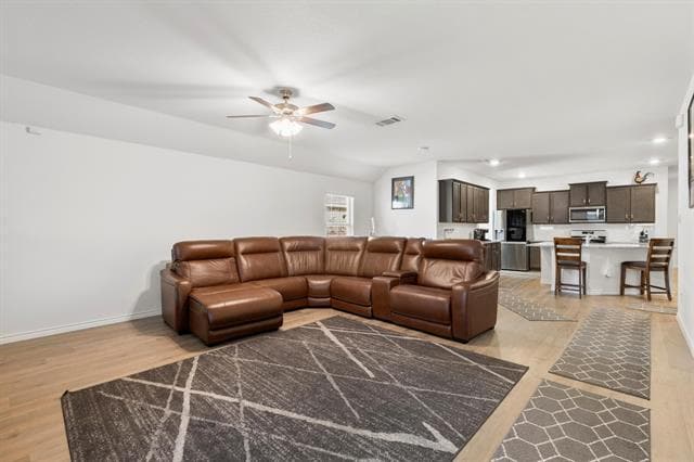 Foto del edificio - 1302 Colonial Bluff Ln