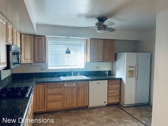 Foto del edificio - 3 br, 2 bath House - 700 Stanford Way