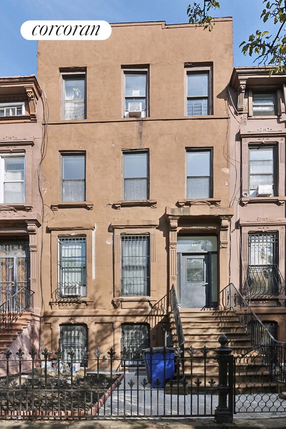 Primary Photo - 13 Hart St