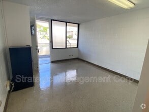 Building Photo - 1301 Lusitana St