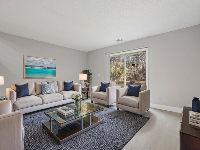 Foto del edificio - Colonial Pointe Apartments