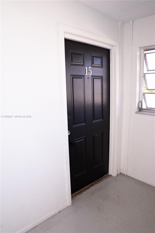 Building Photo - 4280 Woodside Dr