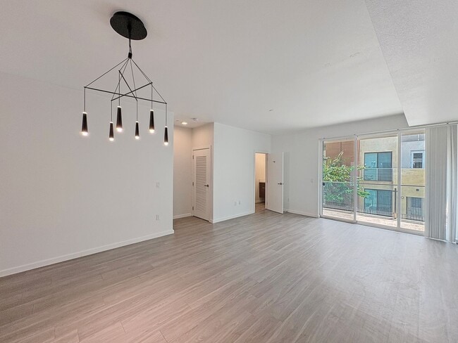 Building Photo - Modern Golden Hill Retreat with En-Suite B...