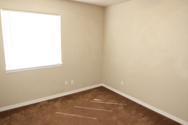 Building Photo - 310 S Rachel Ave