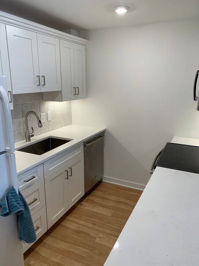 Foto del edificio - 660 E St NE