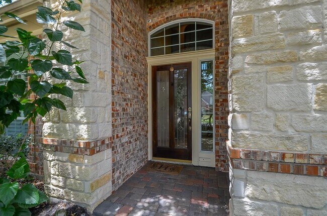 Foto del edificio - 3222 Twinmont Ln