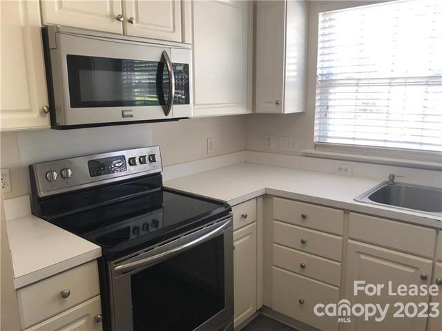Building Photo - 2113 Mallard Green Pl