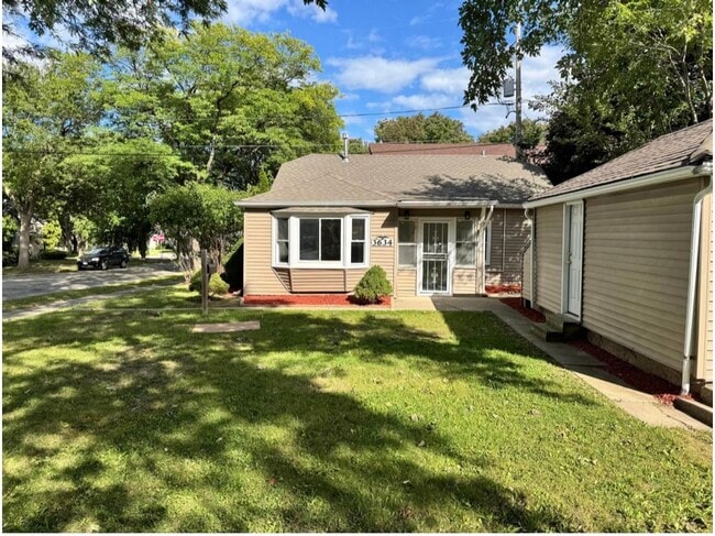 Building Photo - 3634 N 49th St
