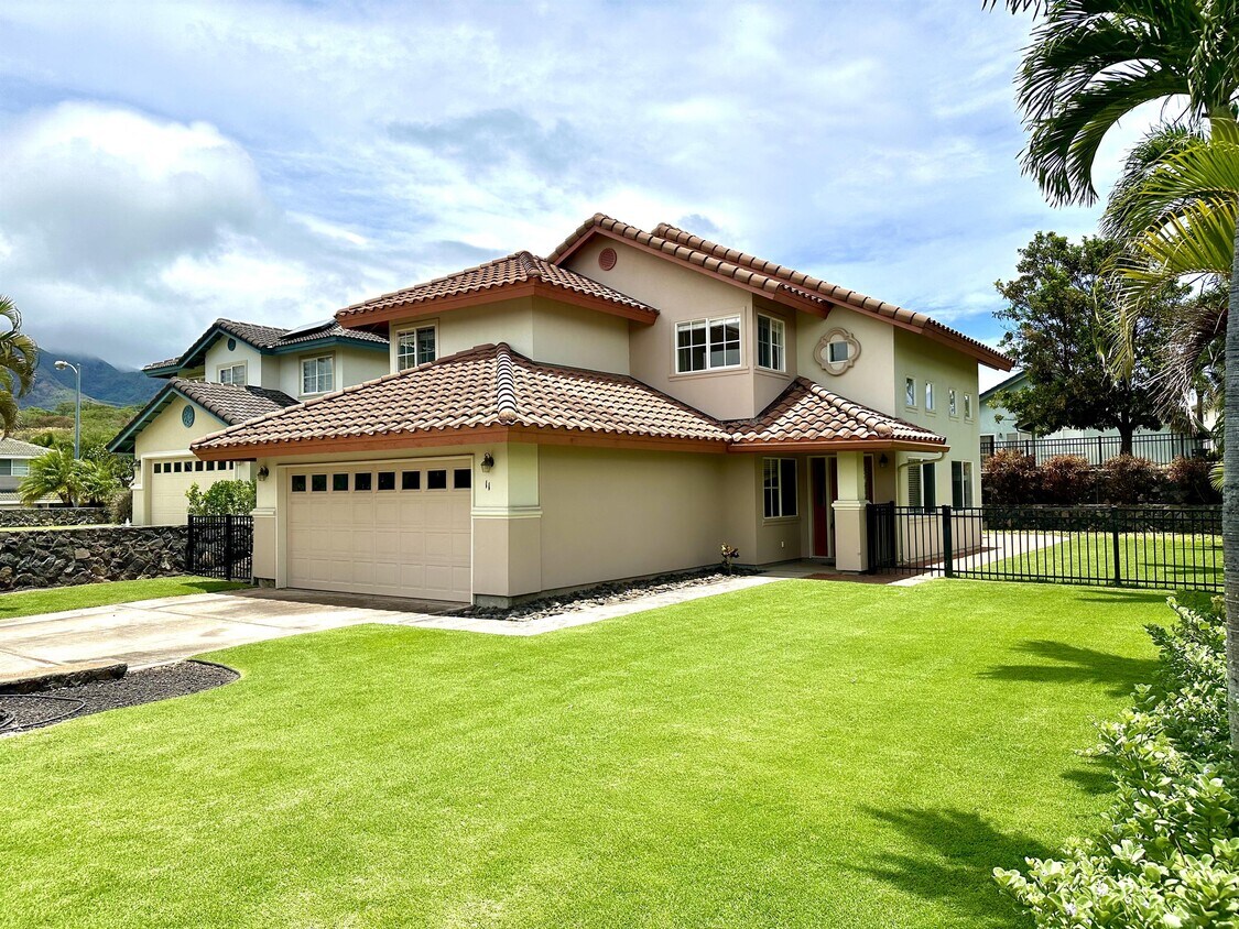 Primary Photo - 11 Lanikeha Pl