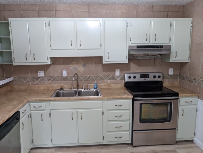 Foto del edificio - 7413 Barberry Ct