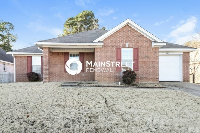 Foto principal - 3 Bedroom Pet-Friendly Home in MEMPHIS, TN...