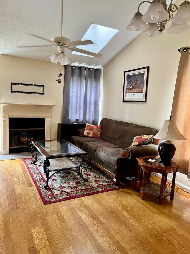 Foto del edificio - 3636 Greenacres Place Dr