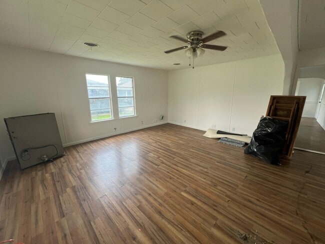 Building Photo - 3521 Taft Ave