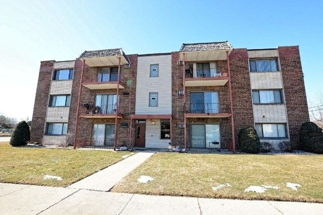 Primary Photo - 5724 W 111th St