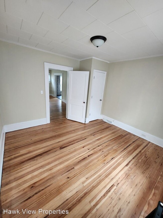 Building Photo - 3 br, 1 bath House - 959 s Cox st