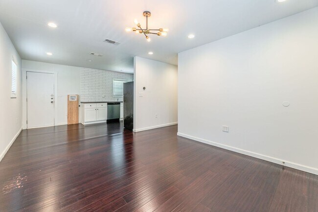 Foto del edificio - Charming & Updated Mid-Century 3 Bed/1 Bath in East Austin!