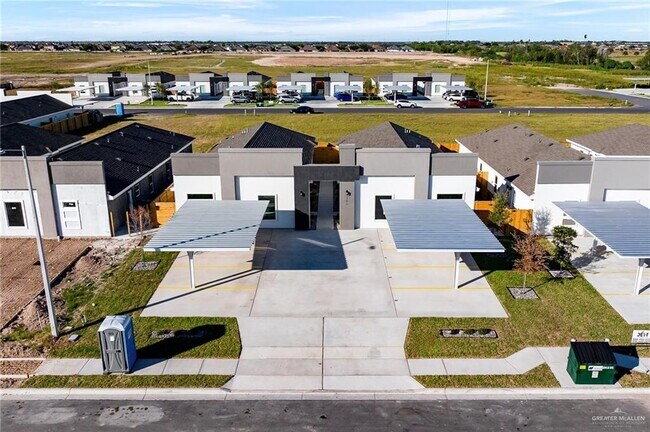 Foto del edificio - 22 Whetstone Ave
